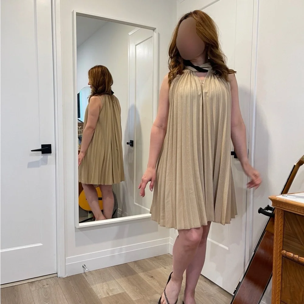 Dresses - Picture 3 of 5